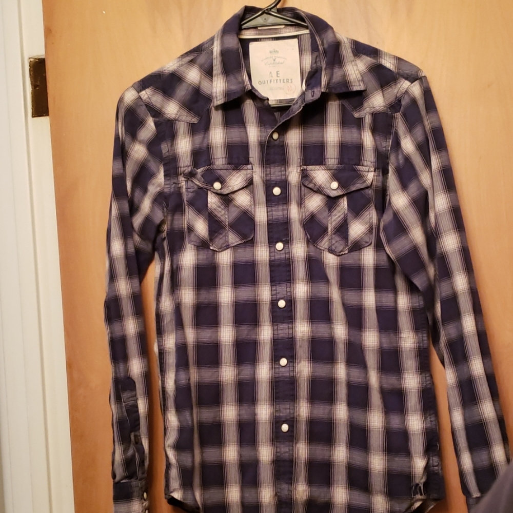 Mens American Eagle button up shirt